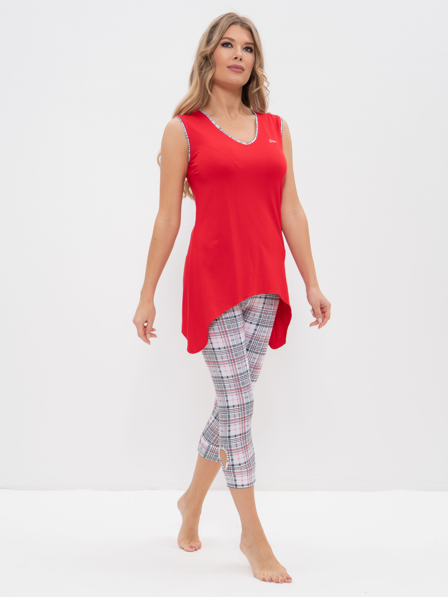 Пижама с бриджами (Размер 44 Цвет красный, серый)